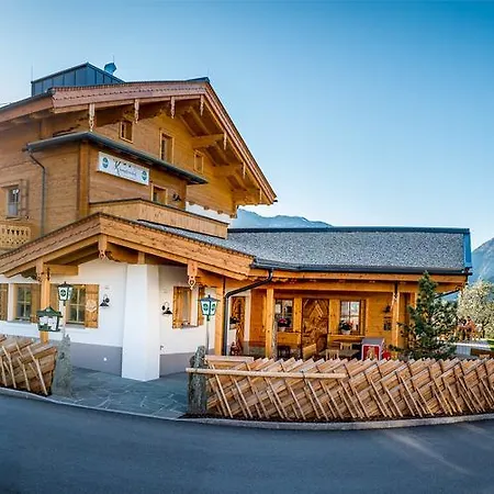 Farm stay Klampfererhof *